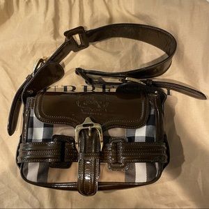 Burberry plaid should bag with patent leather